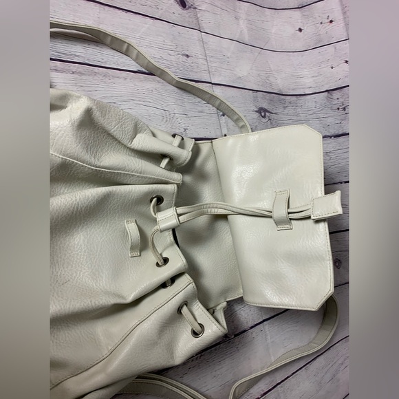 Matt & Nat Backpack - Picture 4 of 6